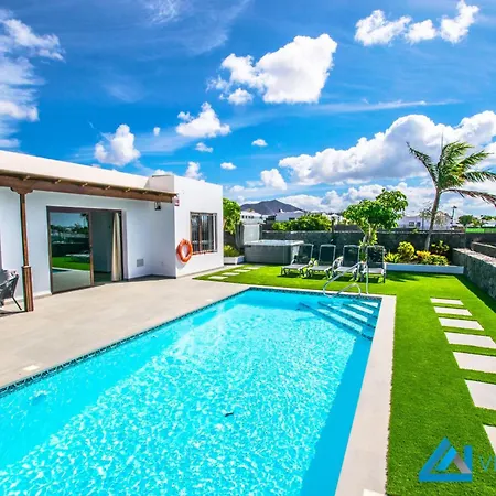 222 - Noches De Luna By Now Ltd Villa Playa Blanca (Lanzarote)