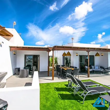 222 - Noches De Luna By Now Ltd Playa Blanca (Lanzarote)