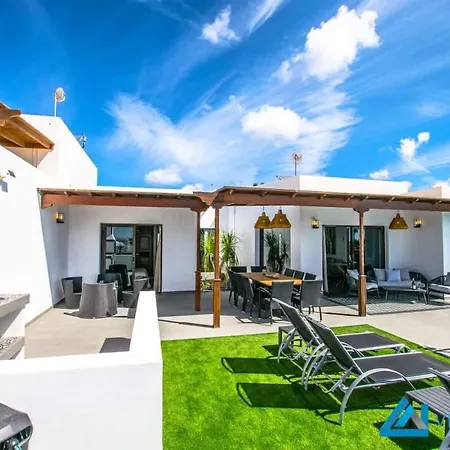 222 - Noches De Luna By Now Ltd Playa Blanca (Lanzarote)