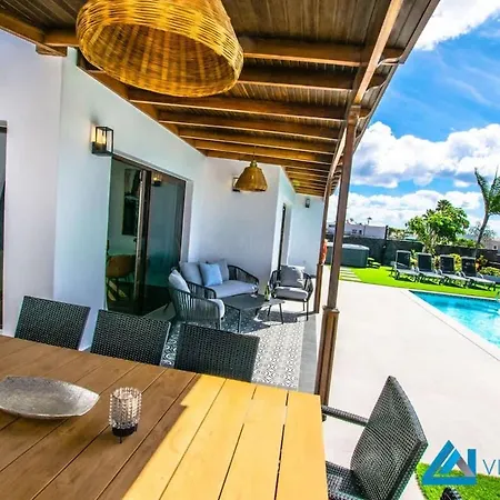 222 - Noches De Luna By Now Ltd Villa Playa Blanca (Lanzarote)