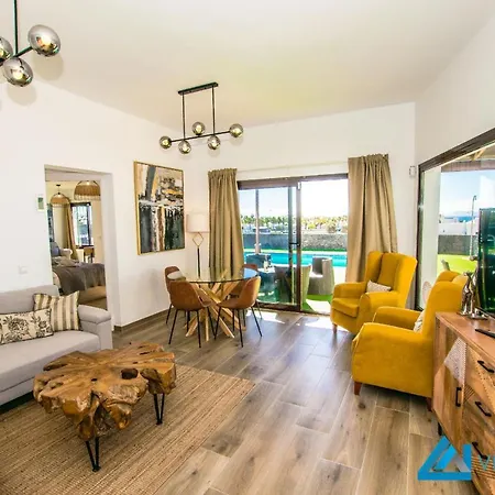 222 - Noches De Luna By Now Ltd